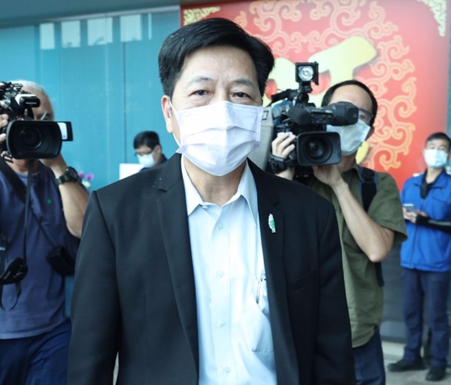 郑宝清8日遭民进党决议开除党籍，他对此表示是乞丐赶庙公。（杜宜谙摄）