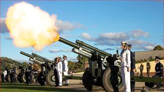 影》向女王致敬 英國與澳洲、紐西蘭分別鳴放96響紀念禮砲