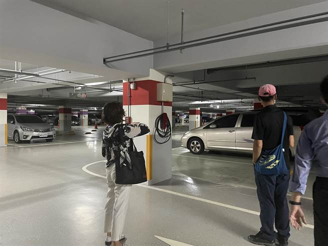 新北市优良公寓大厦评选活动得奖名单出炉，市府聘请相关产、官、学界等23位专家学者组成评选委员会，至参赛的110家社区实地考评选。（新北市工务局提供）