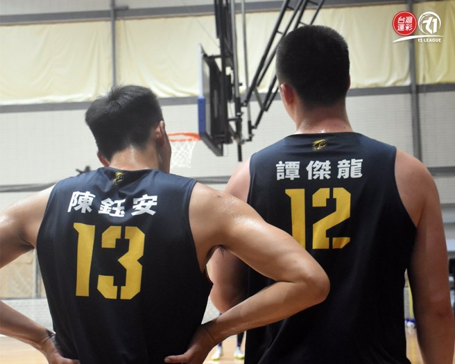 陈钰安(左)与谭杰龙将在跨联盟邀请赛并肩作战。(T1联盟提供)
