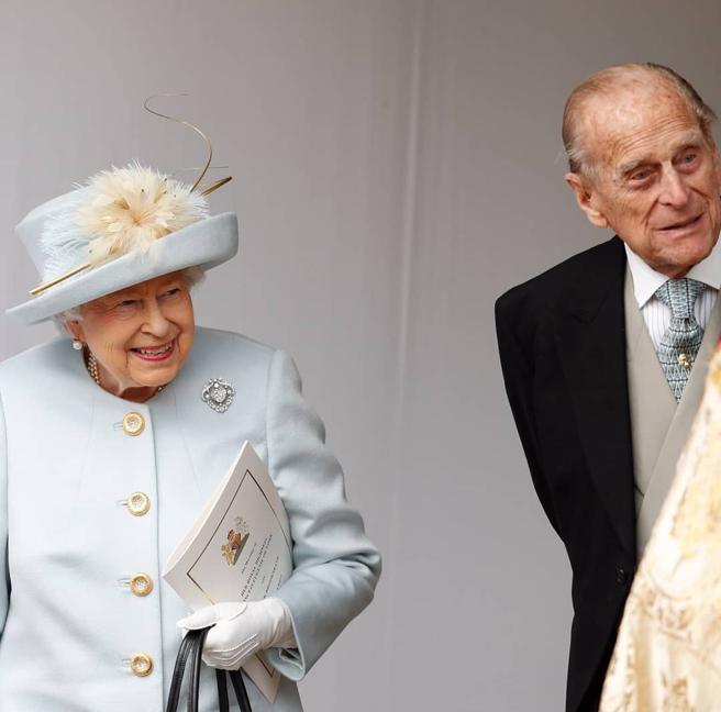 全世界最大钻石「库里南」切割成爱心形状的库里南五世钻石胸针，是伊莉莎白女王最珍爱的胸针之一。（撷自英国皇室IG）