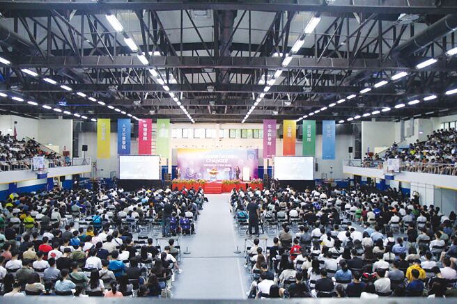 阳明交大新生开学典礼，集结全校21个院、约1,600位新生盛大举办。图／阳明交大提供