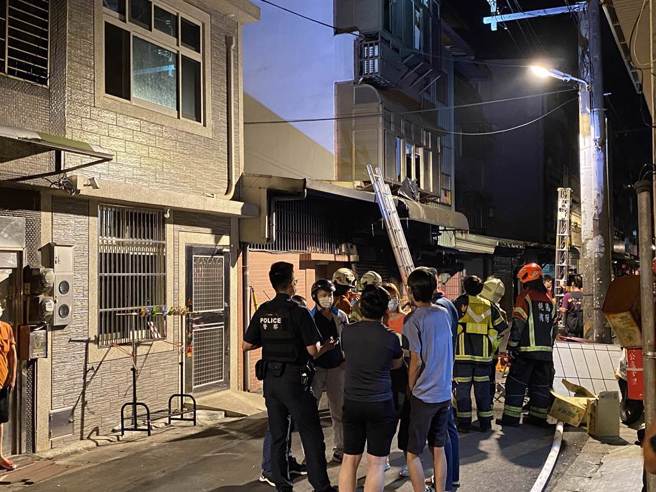 據了解，發生火警的住宅為出租套房。（蔡明亘攝）