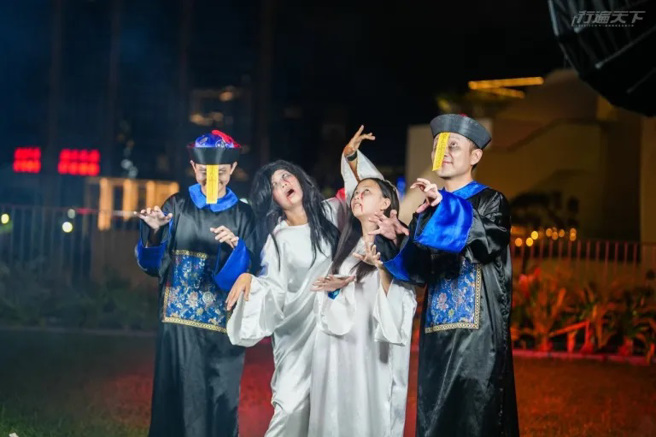 午夜專場為每組遊客提供專業攝影棚拍，可獲得5張攝影檔案。（圖/ 行遍天下）