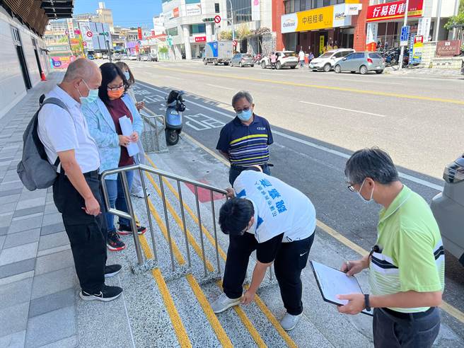 花莲先期转运站，民眾反映入口阶梯级深不足，恐有踩空危险。（魏嘉彦提供／王志伟花莲传真）