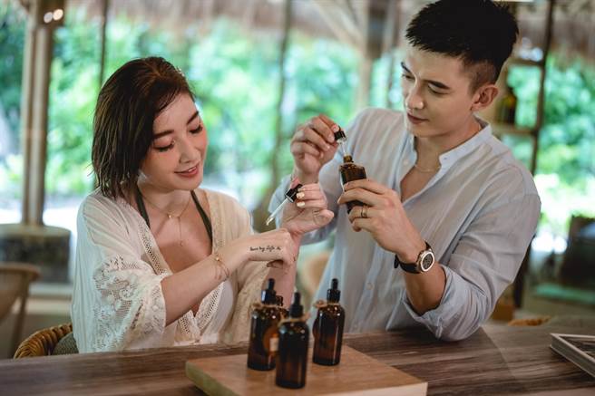 夫妻俩的蜜月相当放松。（博海旅行社／绿摄影像提供）