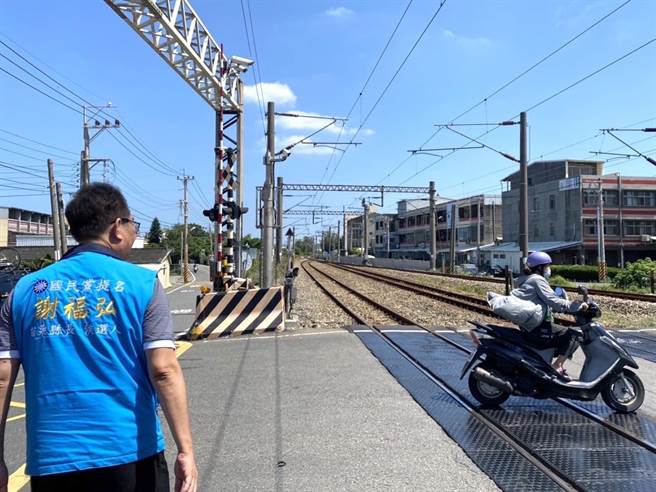 国民党提名苗栗县长参选人谢福弘提铁路高架化政策，以均衡市镇发展。（谢福弘竞总提供／谢明俊苗栗传真）