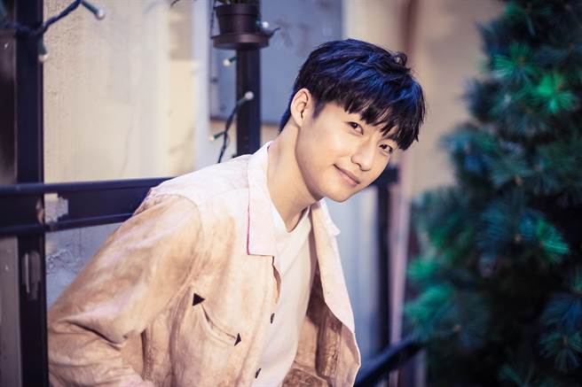 刘育仁帅气外型加上单眼皮，常被误认为韩星。（LiTV、  臻鑫娱乐提供）