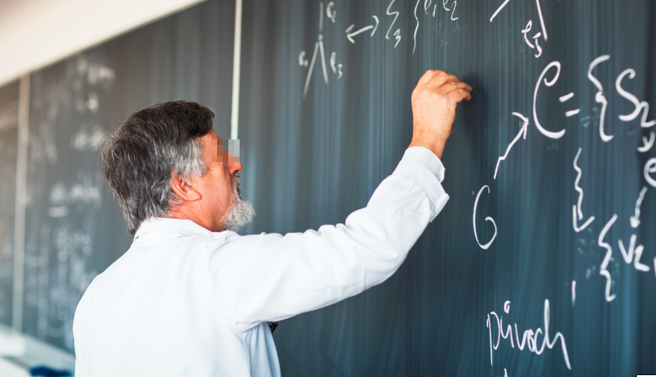 一名教授为了驱赶猴子使出浑身解数，最后吓得猴子逃之夭夭。（示意图／shutterstock）