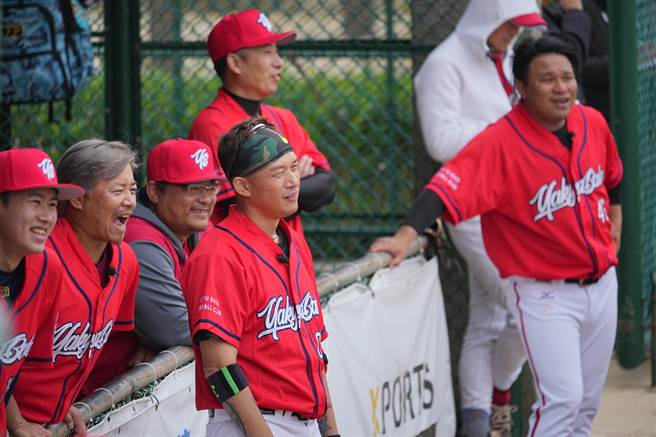 「阿Ben」白吉胜对《超级王牌棒球队》下战帖。（巨宸、民视提供）