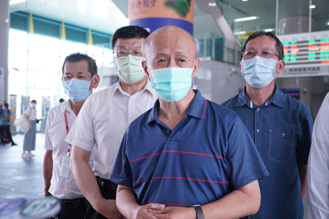 故障到底何时可以修好？交通部政务次长胡湘麟对此仅表示会尽全力修復，但不能保证明天可以完全修好。(图／吴建辉摄)