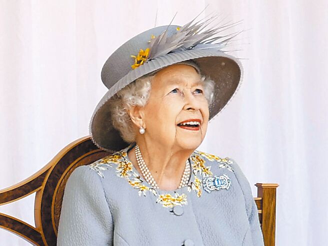 英国女王伊丽莎白二世8日与世长辞，享耆寿96岁。女王1952年登基，是英国史上在位最久的君主，她在位长达70年，一生见证了世界的巨大变迁。（美联社）