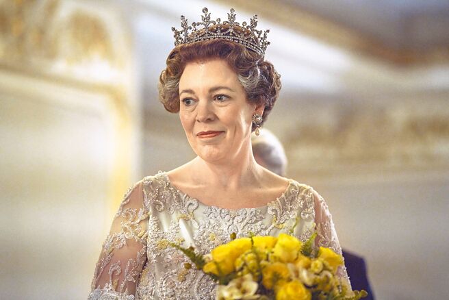 奥莉薇亚柯尔曼凭藉《王冠》获金球、艾美双料视后。（Netflix提供）