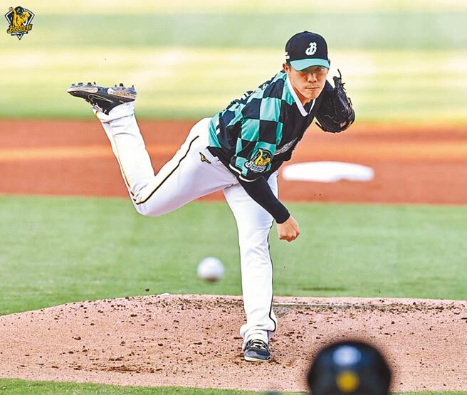 中信兄弟右投郑凯文对富邦悍将先发8局无失分夺胜。（中信兄弟提供）