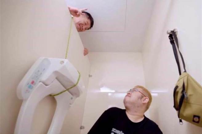 民进党台北市长参选人陈时中日前的「免治马桶宣传片」。（陈时中原宣传片）