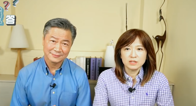 周玉琴首度在脸书上晒出与名嘴赖岳谦的合照。(图/周玉琴 脸书)