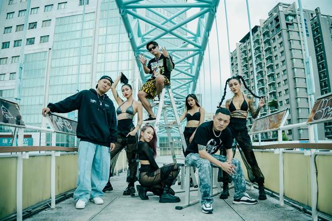 玖壹壹推出新歌〈BROMAN〉MV。（混血儿娱乐提供）