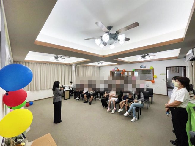 花莲那可拿新生活教育中心今举办戒毒生毕业典礼，3位毕业学员不仅顺利完成课程获颁毕业证书，并已和毒品断绝往来，彻底戒掉毒瘾。（花莲那可拿新生活教育中心提供／罗亦晽花莲报导）