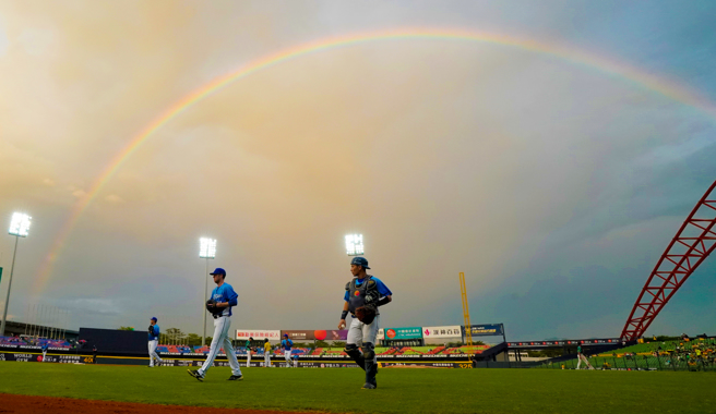 富邦悍将洋投罗力。（富邦悍将提供）