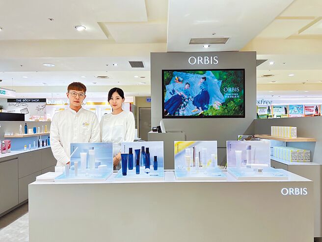 中坜SOGO百货ORBIS专柜，是ORBIS全台第1家进驻百货的专柜。沉稳的灰色调，让人有安心感。（ORBIS提供）