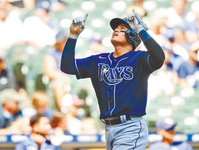 張育成本季在光芒繳出打擊率2成60、3轟、12打點成績單，可惜仍遭DFA。（路透）