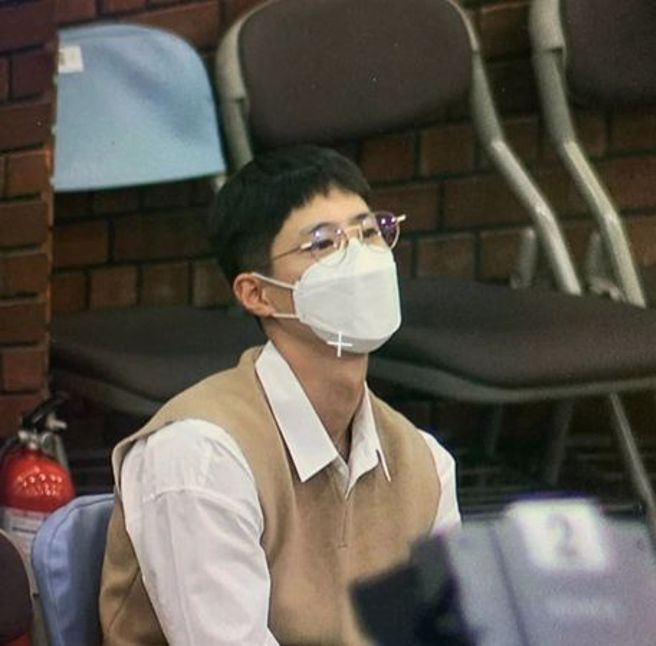 網友曬出巧遇朴寶劍的照片。（圖/theqoo）