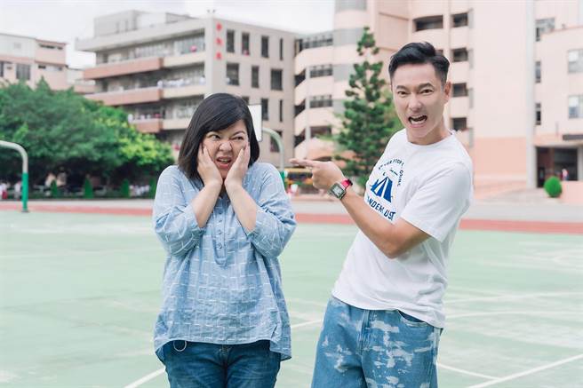 谢祖武、杜诗梅互动逗趣。（TVBS提供）