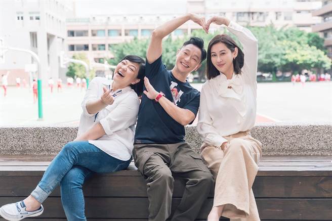 「麻辣师生檔」谢祖武、杜诗梅、林利霏再合作。（TVBS提供）