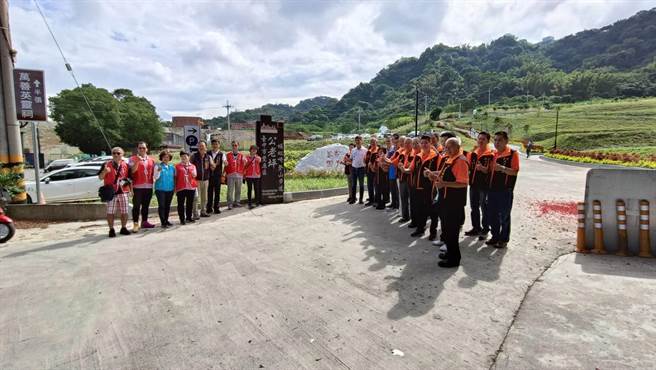 翁子公园与蜈蚣崎步道求救讯号杆日前启用。(民眾提供)