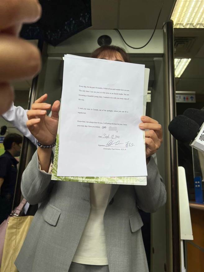 夏克立委由律師發出聲明。（李文正攝）