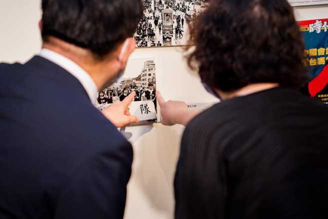 民进党新北市长参选人林佳龙今（12）日到郑南榕纪念馆参访。（取自林佳龙脸书）
