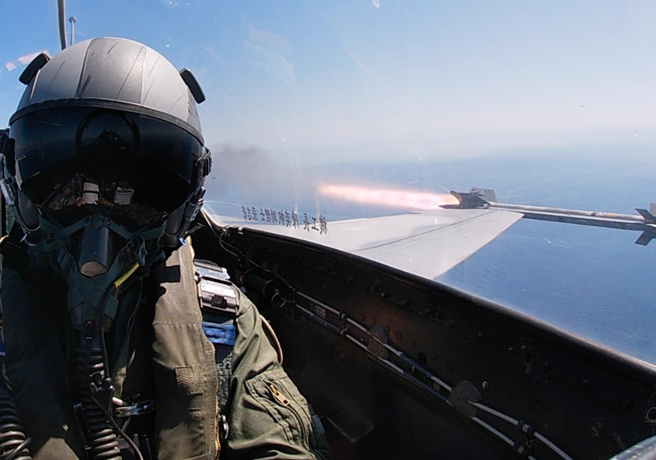 在台海情势更紧张后，国军如何提升空防战力，已成各界关注焦点。(图/ 远见提供)