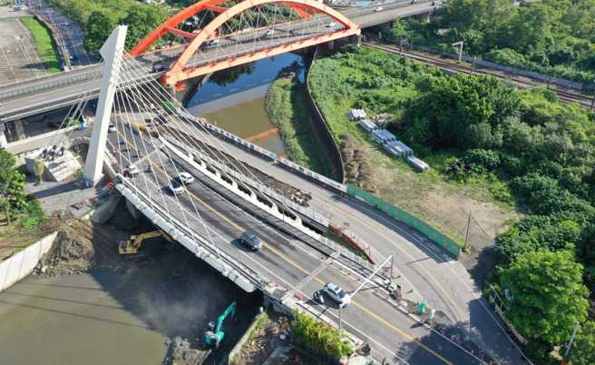 （取自黃偉哲臉書）