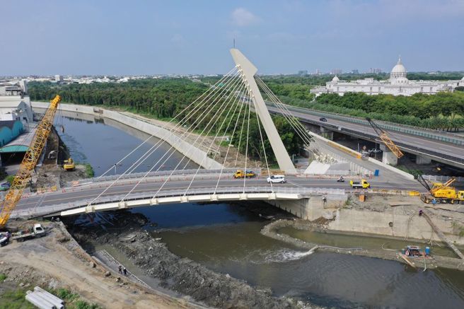 （取自黃偉哲臉書）