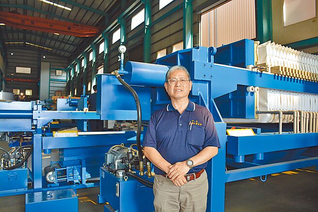 元锠总经理蔡笃行表示，元锠专攻国内外废水设备整厂输出及提供一条龙服务与解决方案。图／李水莲