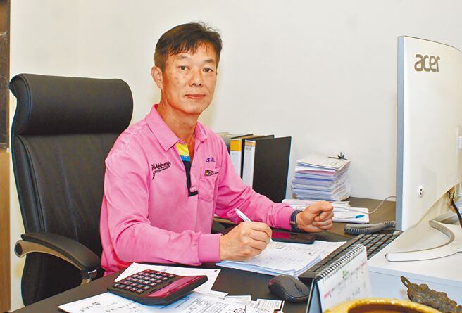 黑伟总经理林明赐拥有数十年鼓风机经验，带领同仁不断创新研发制造。图／傅秉祥