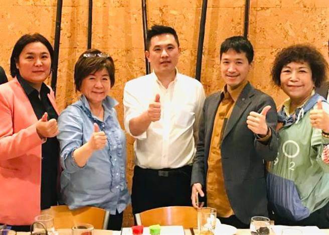 跨党派立委组团访美，左起：陈玉珍、张育美、陈以信、何志伟、叶毓兰。（陈以信办公室提供）