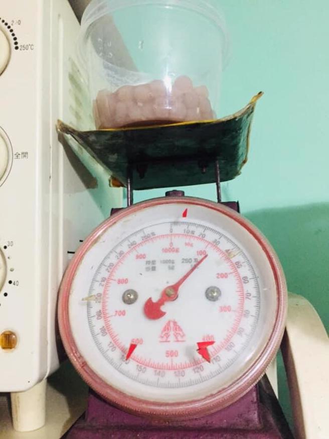 买奶茶＋芋圆分开装，妹子收饮料气炸。（图／翻摄自爆料公社）