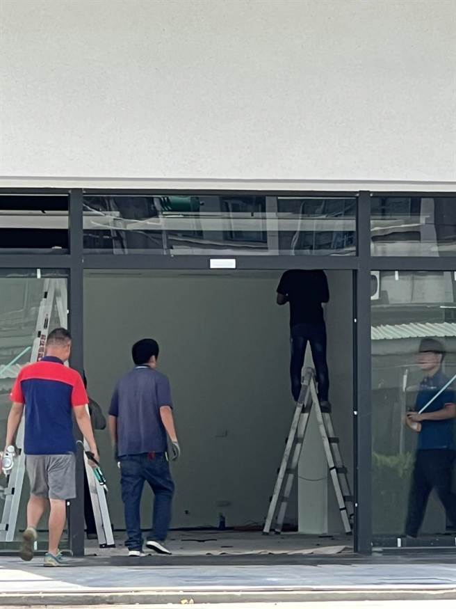 中兴大学南投校区部分区域还在施工，今天却邀总统蔡英文揭牌。民眾提供