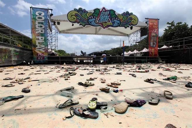 八仙尘爆现场案发后的隔天，现场凌乱不堪。(本报资料照片)