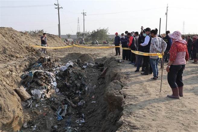 嘉義縣埤子頭滯洪池工地，去年初挖出大量廢棄物，目前全案檢警還在調查中。（本報資料照）