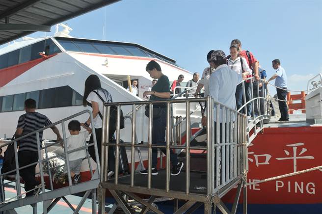 金門「小三通」因疫情停航近3年，當地各行各業大受衝擊。縣府期待盡快復航，帶來地區產業復甦的契機。（李金生攝）　