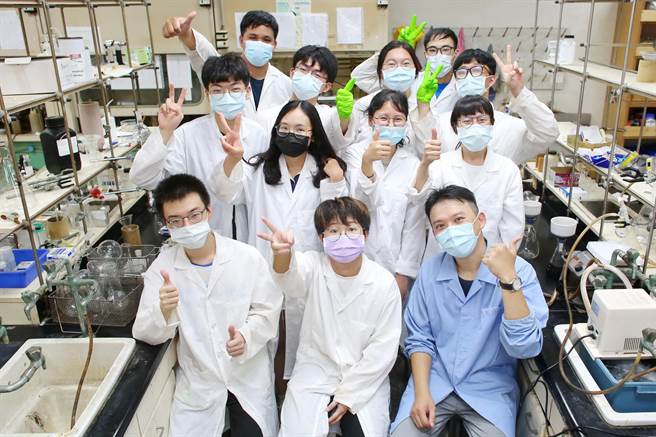 静宜大学透过完善及专业课程与训练，引领学子提前熟悉产业发展趋势，具备所需相关技能，也能投入公务部门一展长才。（静宜大学提供）