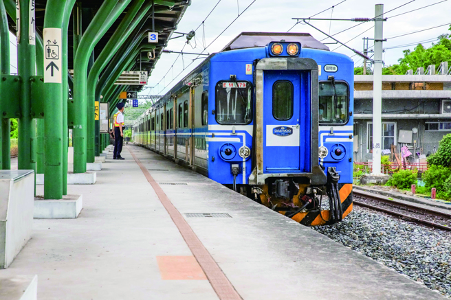 东竹车站只有区间车停靠，充满寧静的小站氛围。(图/花莲趣)