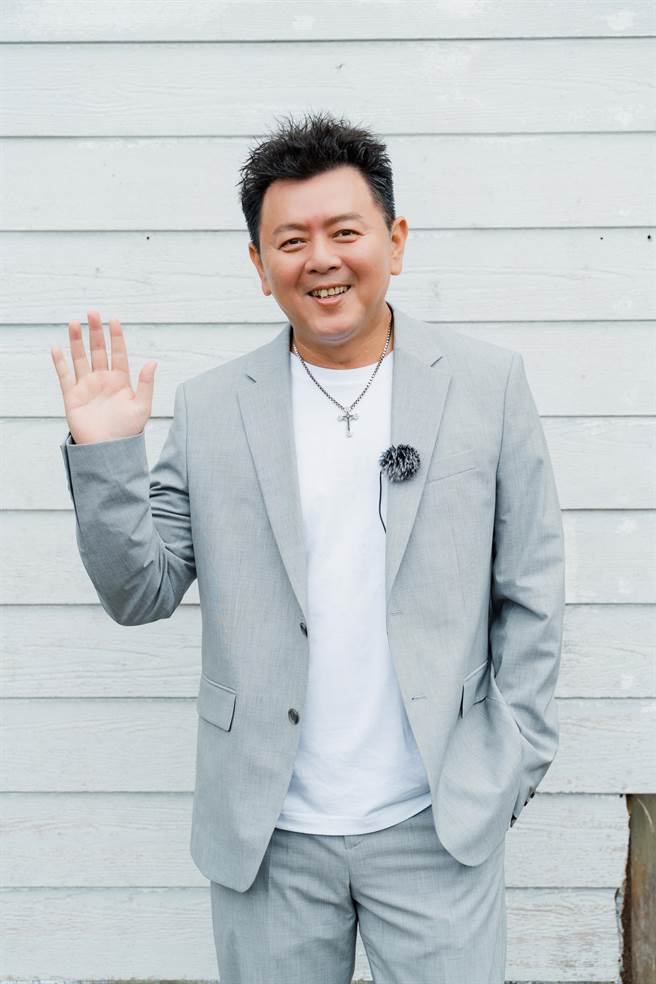 庹宗康谦虚表示现在很会控管情绪。