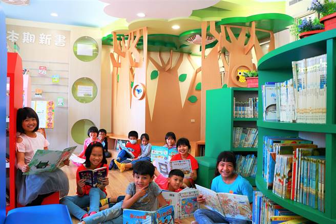 屏东县玉光国小以「阅读」为主轴，荣获全国学校经营与教学创新KDP国际认证奖、校务经营与行政革新组全国冠军，成功翻转偏乡小校命运。（谢佳潾摄）