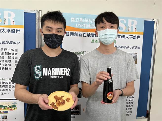 勤益科大冷凍空調系師生協助太平區農民解決荔枝產銷問題。(林欣儀攝)