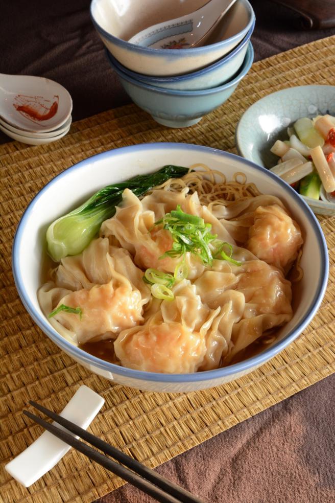 君品酒店曾邀请香港百年小吃来台客座；图为香港好到底麵家云吞麵。（云品国际提供）