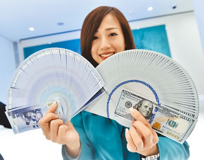 台股昨（12）日补涨，加上国际美元指数回落，新台币延续升势，终场收在30.87元对1美元，不过相较于台股劲扬224点，新台币升势显然「小巫见大巫」，破31元危机警报仍未解除。（本报资料照片）