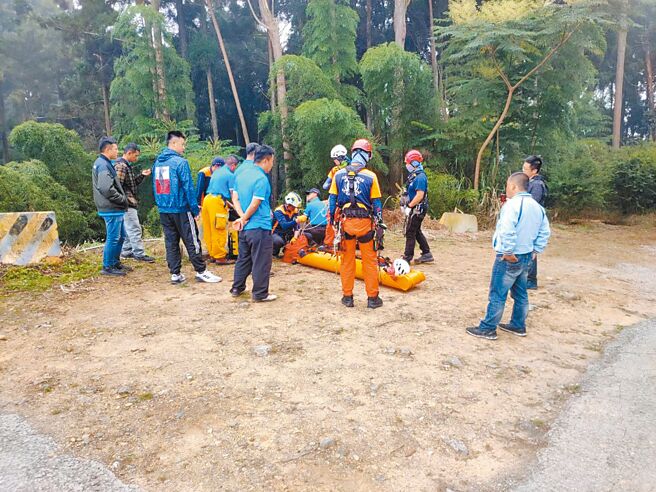 雲林縣消防局2020年在古坑鄉草嶺村成立草嶺消防小隊，完成上百件的打火、救護、山域搜救等案件。（雲林縣政府提供／周麗蘭雲林傳真）